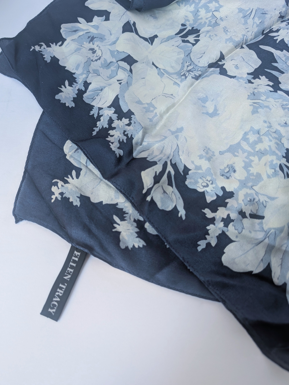 Ellen Tracy 100% Silk Navy and White Floral Wrap Scarf 33" X 33" - Picture 5 of 7